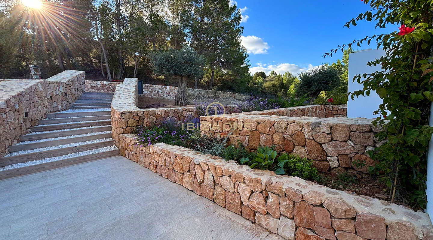 Rifugio di lusso ultra-privato a Ibiza con vista mare mozzafiato e tramonti dorati in vendita a San Agustí, Ibiza