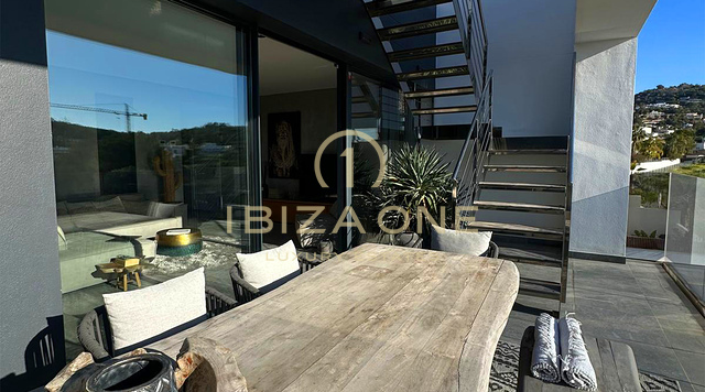 Modernes Luxus-Penthouse mit großer Terrasse, hochwertiger Ausstattung und erstklassiger Lage nahe Talamanca zu verkaufen, Ibiza – Modernes Luxus-Penthouse mit großer Terrasse, hochwertiger Ausstattung und erstklassiger Lage nahe Talamanca zu vermieten, Ibiza