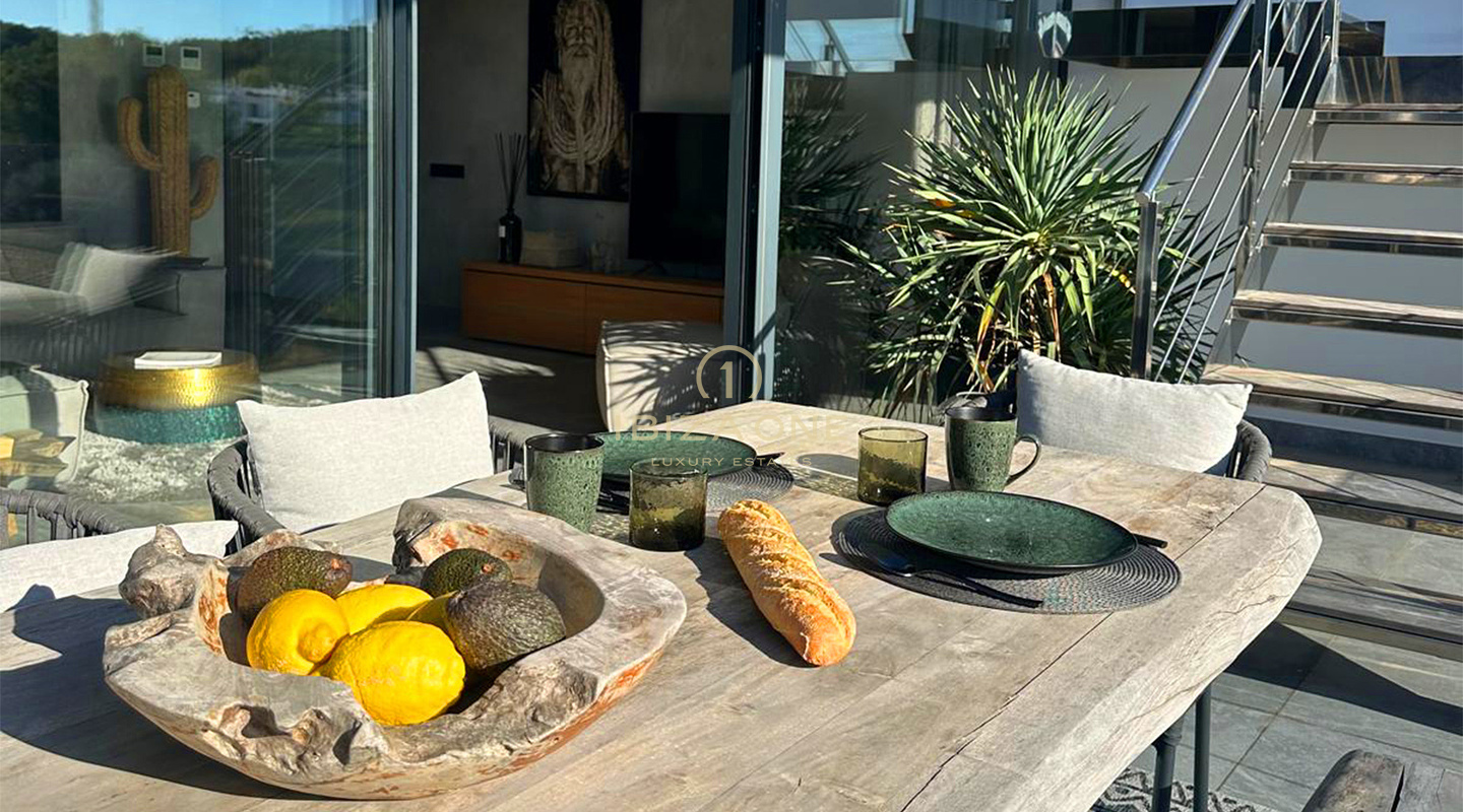Modern Luxury Penthouse with Large Terrace, Premium Finishes & Prime Location near Talamanca for Sale, Ibiza - Modern Luxury Penthouse with Large Terrace, Premium Finishes & Prime Location near Talamanca for Rent, Ibiza
