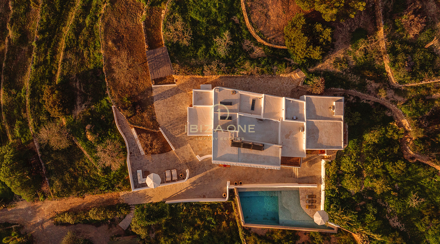 Uitzonderlijk luxe landgoed (finca) verscholen op het platteland van San Rafael, Ibiza