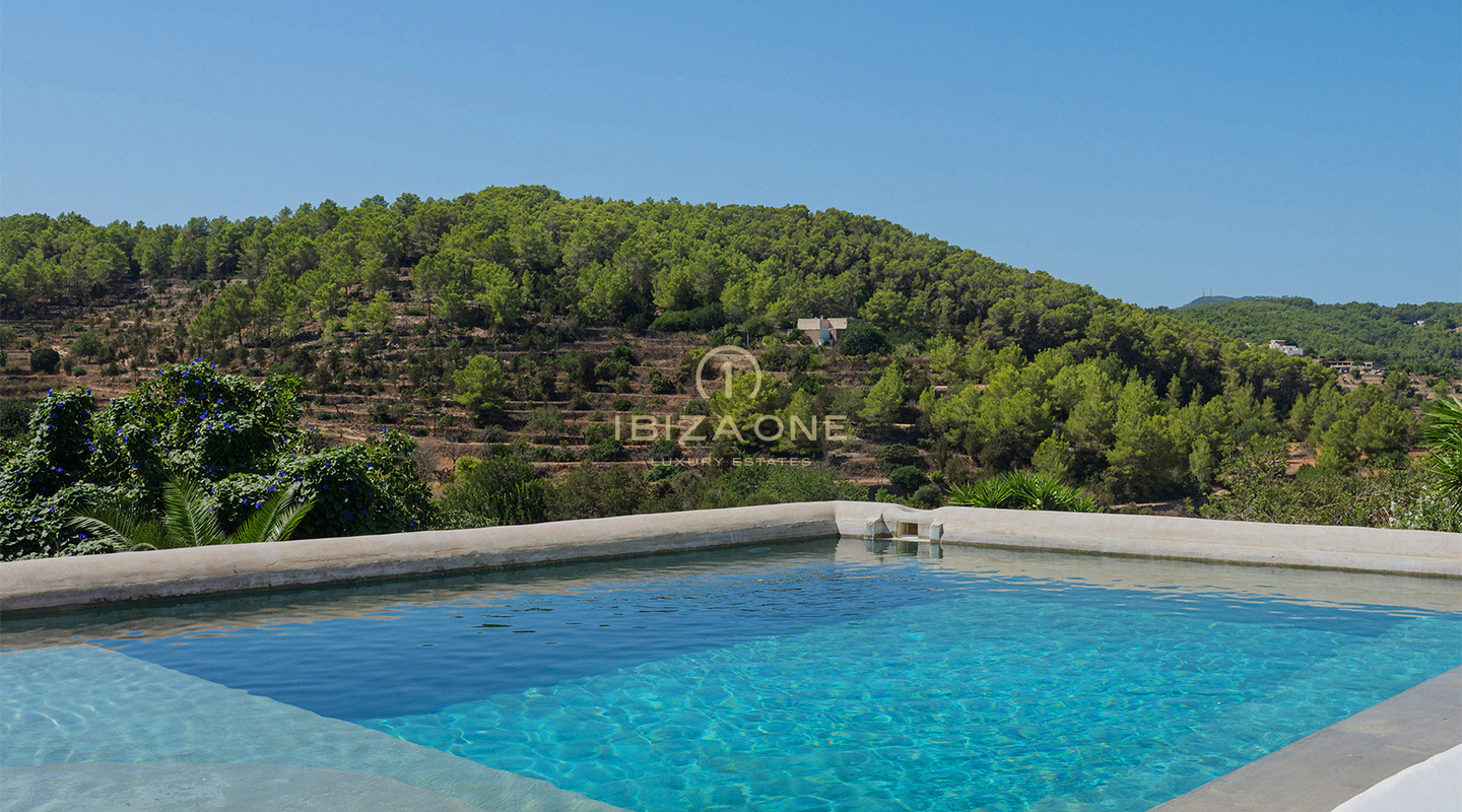 Uitzonderlijk luxe landgoed (finca) verscholen op het platteland van San Rafael, Ibiza