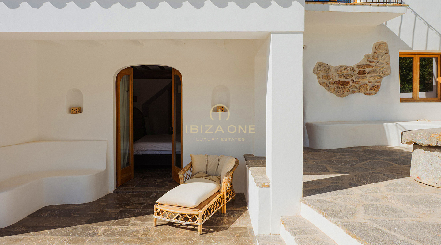 Außergewöhnliches Luxus-Anwesen, idyllisch gelegen in der Landschaft von San Rafael, Ibiza