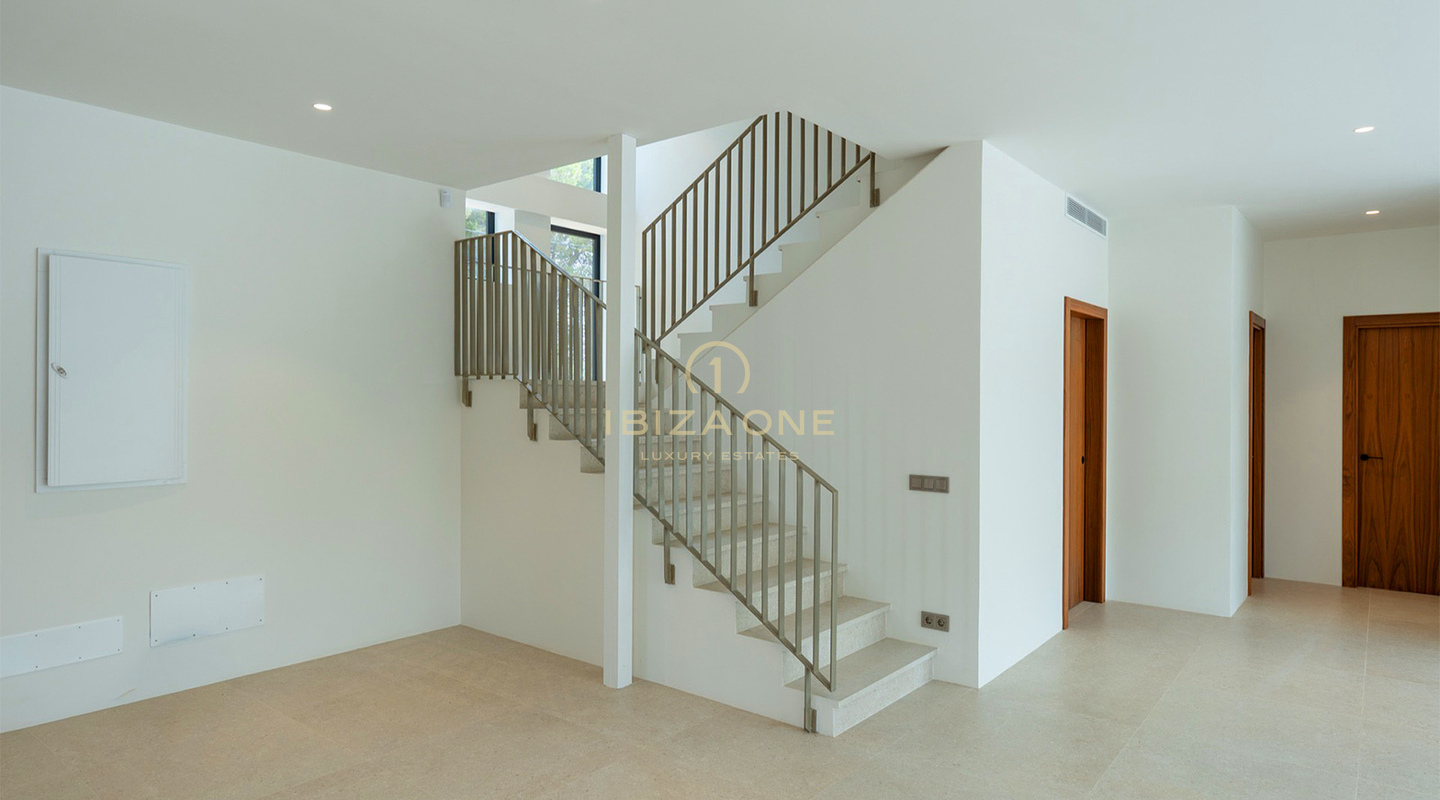 Tre lussuose ville contemporanee in vendita a soli 30 metri dal mare – A partire da € 2.950.000, Ibiza