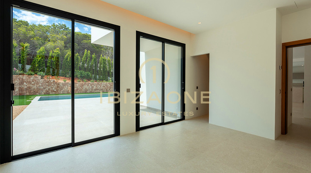 Tres villas de lujo contemporáneas a tan solo 30 metros del mar en venta – Desde 2.950.000 €, Ibiza