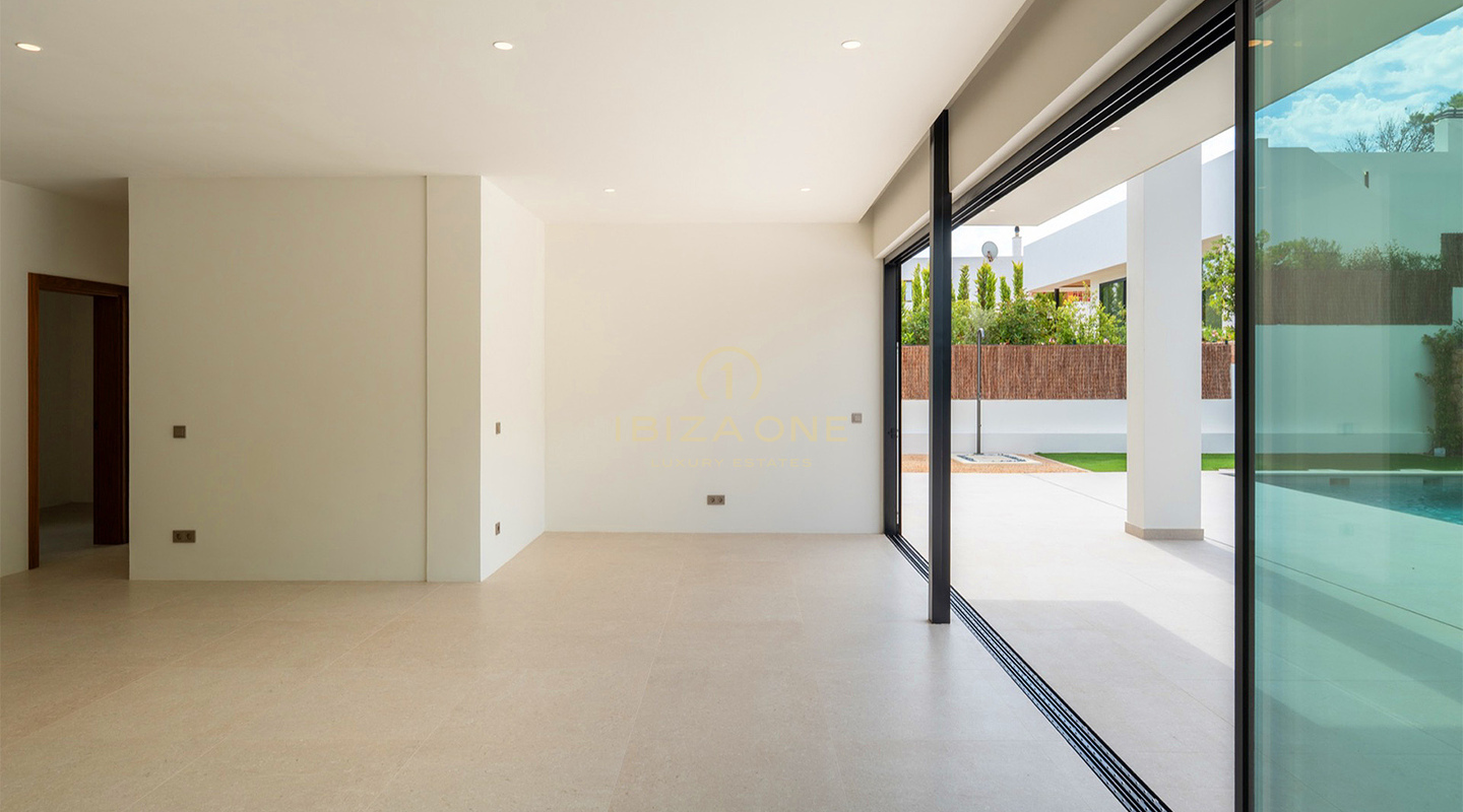 Trois villas contemporaines de luxe à vendre à Ibiza, à seulement 30 mètres de la mer – À partir de 2 950 000 €