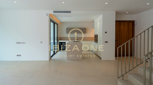 Trois villas contemporaines de luxe à vendre à Ibiza, à seulement 30 mètres de la mer – À partir de 2 950 000 €