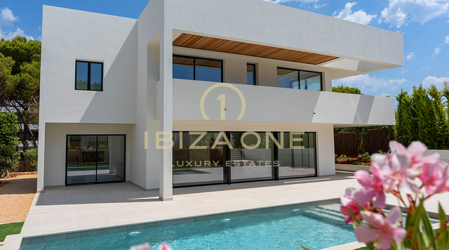 Tres villas de lujo contemporáneas a tan solo 30 metros del mar en venta – Desde 2.950.000 €, Ibiza