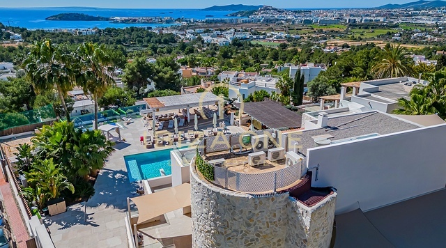 Exclusive private residency with breathtaking panoramic views