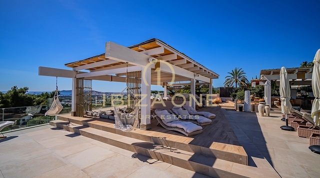 Exclusive private residency with breathtaking panoramic views