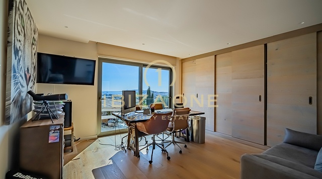 Een van Ibiza's meest bijzondere privélandgoederen met panoramisch uitzicht op zee, padelbanen en een luxe wellnessresort te koop, Ibiza