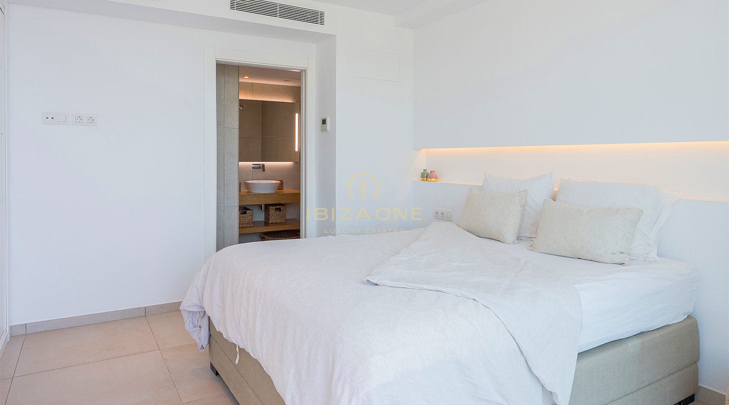 Luxury Penthouse with Rooftop Jacuzzi, Panoramic Sea Views and Walking Distance to Cala Vadella Beach – For Sale, Ibiza