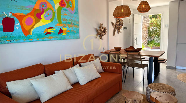 Ático de lujo con vistas al mar y terraza privada en la azotea – A poca distancia de la playa de Cala Vadella en venta, Ibiza