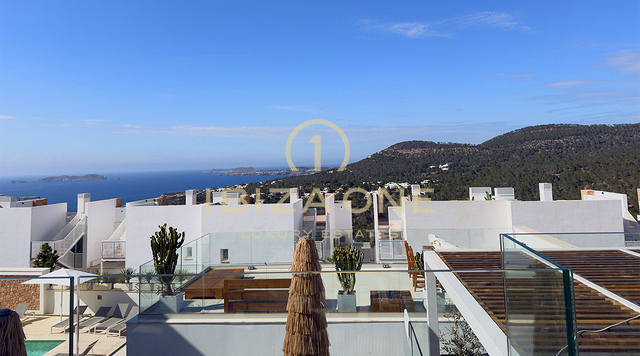 Luxury Penthouse with Sea Views and Private Rooftop Terrace – Walking Distance to Cala Vadella Beach for Sale, Ibiza