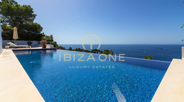 Esclusiva villa con vista mare a Roca Llisa – in vendita in uno dei complessi residenziali più prestigiosi di Ibiza, Ibiza.