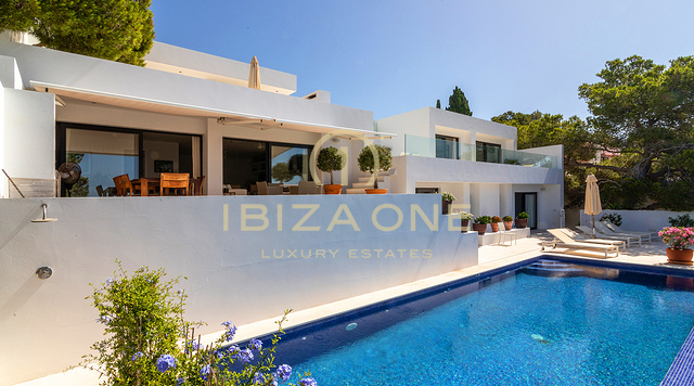 Villa exclusiva con vistas al mar en Roca Llisa – Una de las urbanizaciones privadas más prestigiosas de Ibiza en venta, Ibiza
