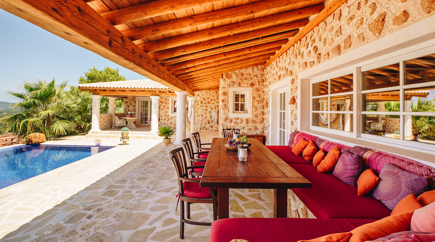Außergewöhnliche französisch-italienische Luxusvilla mit 180°-Panoramablick auf Sonnenuntergang und Meer zu vermieten, Ibiza