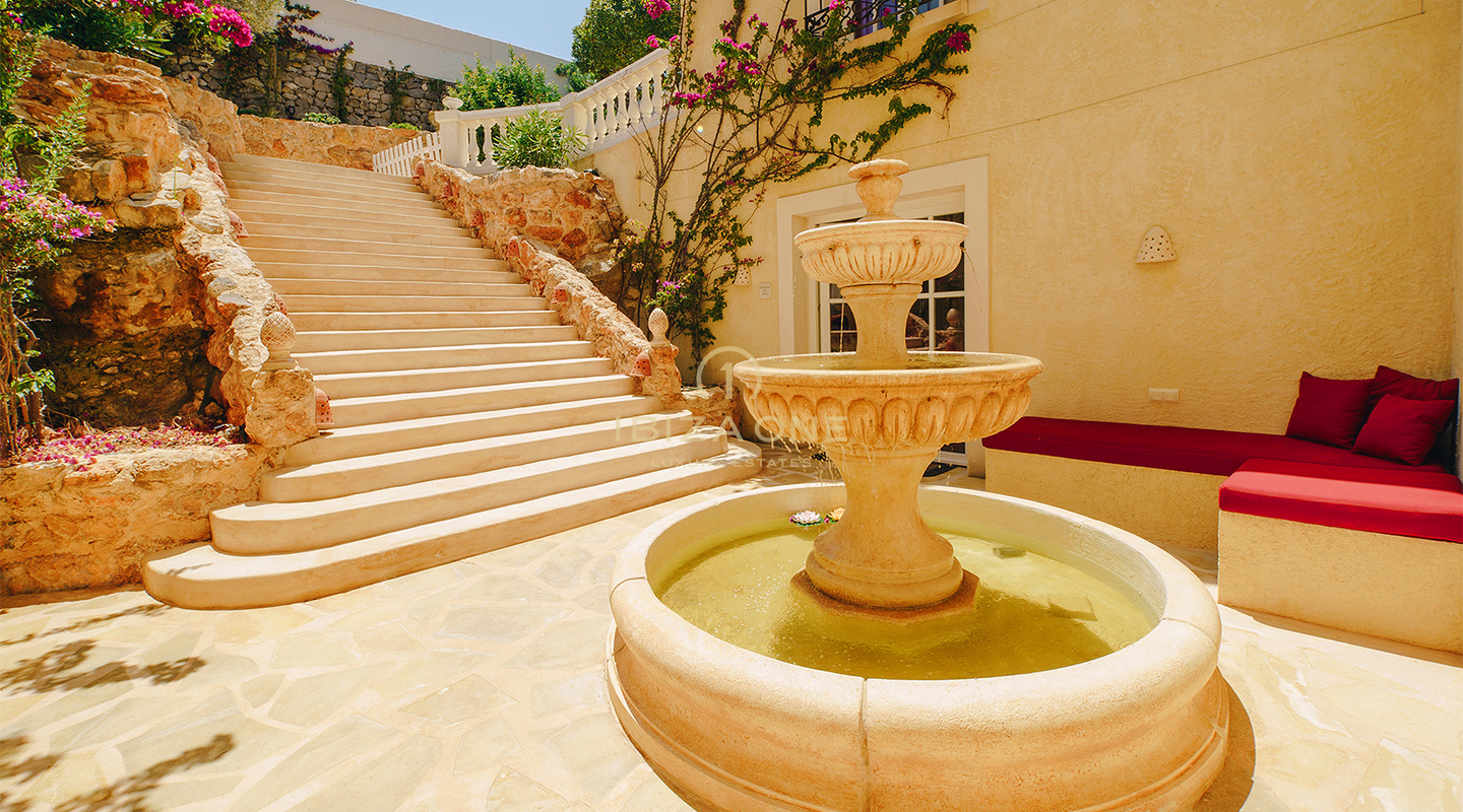 Exceptional French-Italian Luxury Villa with 180° Sunset and Sea Views for Rent, Ibiza