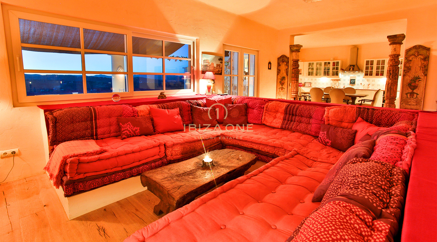 Außergewöhnliche französisch-italienische Luxusvilla mit 180°-Panoramablick auf Sonnenuntergang und Meer zu vermieten, Ibiza