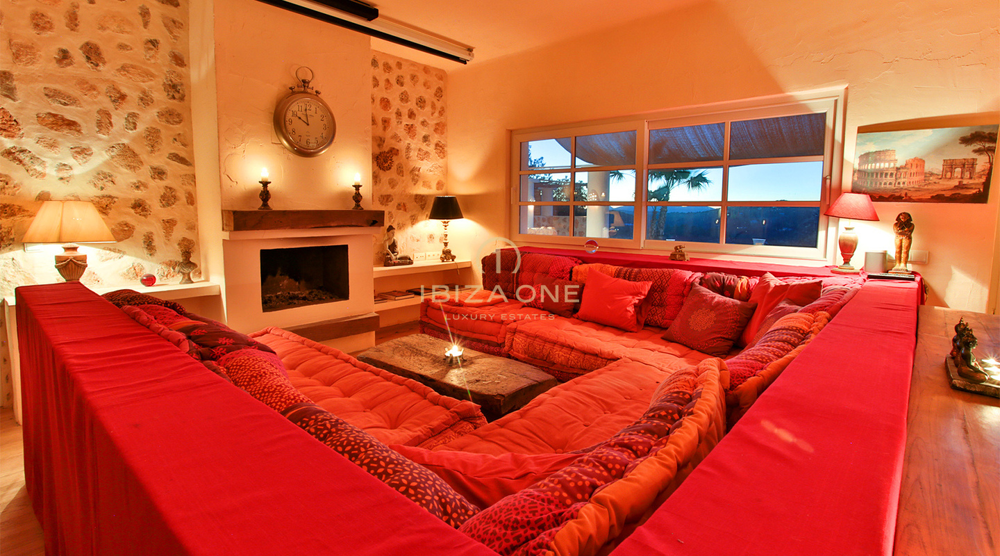 Exceptional French-Italian Luxury Villa with 180° Sunset and Sea Views for Rent, Ibiza