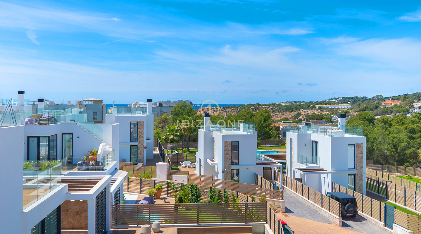 Luxuriöse Villa mit privatem Pool, Dachterrasse und Meerblick zu verkaufen, Ibiza
