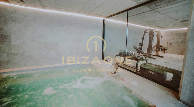 Superluxe appartementen direct aan het water met 180° uitzicht op zee, naast de jachthaven van Santa Eulalia, te koop op Ibiza - prijzen variëren van € 1,56 miljoen tot € 2,4 miljoen.