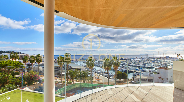 Superluxe appartementen direct aan het water met 180° uitzicht op zee, naast de jachthaven van Santa Eulalia, te koop op Ibiza - prijzen variëren van € 1,56 miljoen tot € 2,4 miljoen.