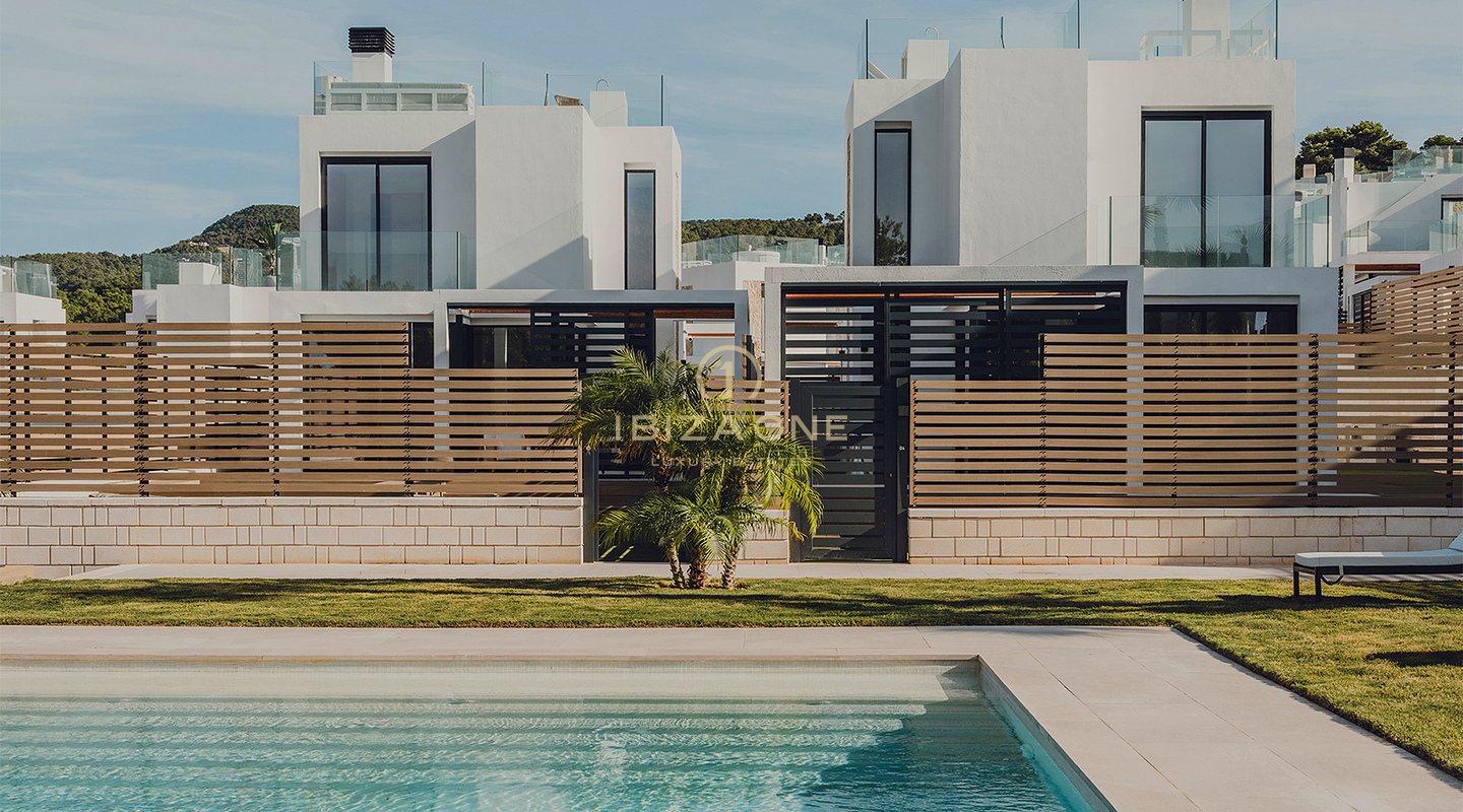10 esclusive ville di lusso di nuova costruzione con terrazze sul tetto in vendita a Cala Tarida, Ibiza – Da €904.000 a €1.095.000