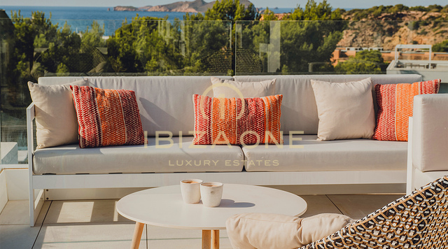 10 exclusieve, nieuw gebouwde luxe villa's met dakterrassen te koop in Cala Tarida, Ibiza – van € 904.000 tot € 1.095.000.