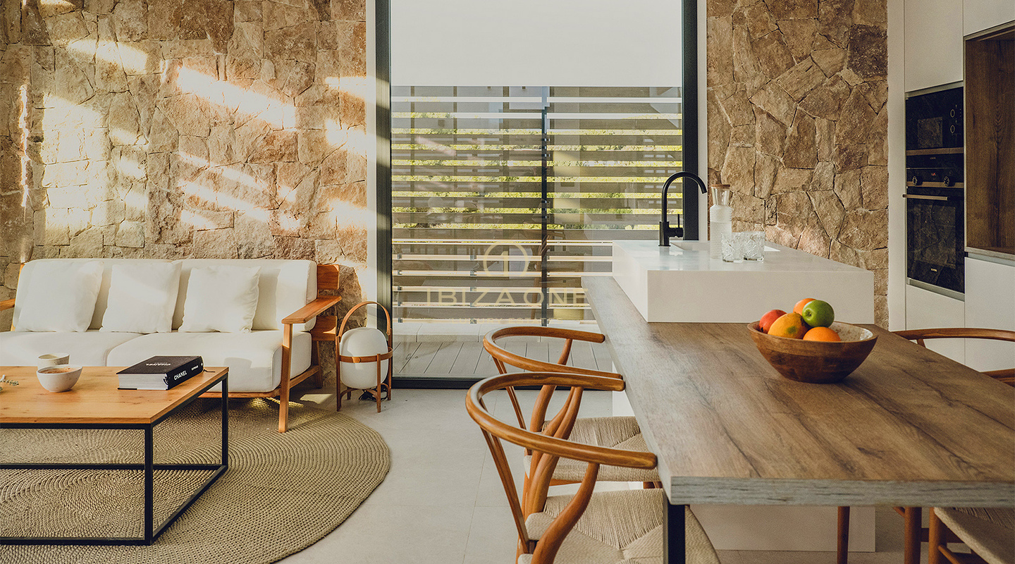 Dix villas de luxe neuves et exclusives avec terrasses sur le toit sont à vendre à Cala Tarida, Ibiza – de 904 000 € à 1 095 000 €