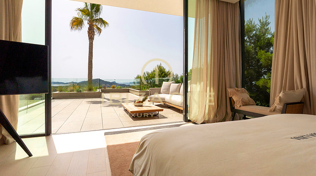 Brandneue, von SAOTA entworfene Luxusvilla mit spektakulärem Meerblick in Vista Alegre, Ibiza, zu verkaufen.