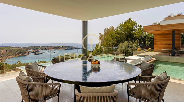 Nuovissima villa di lusso progettata da SAOTA con spettacolare vista mare in vendita a Vista Alegre, Ibiza.
