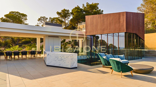 Nuovissima villa di lusso progettata da SAOTA con spettacolare vista mare in vendita a Vista Alegre, Ibiza.