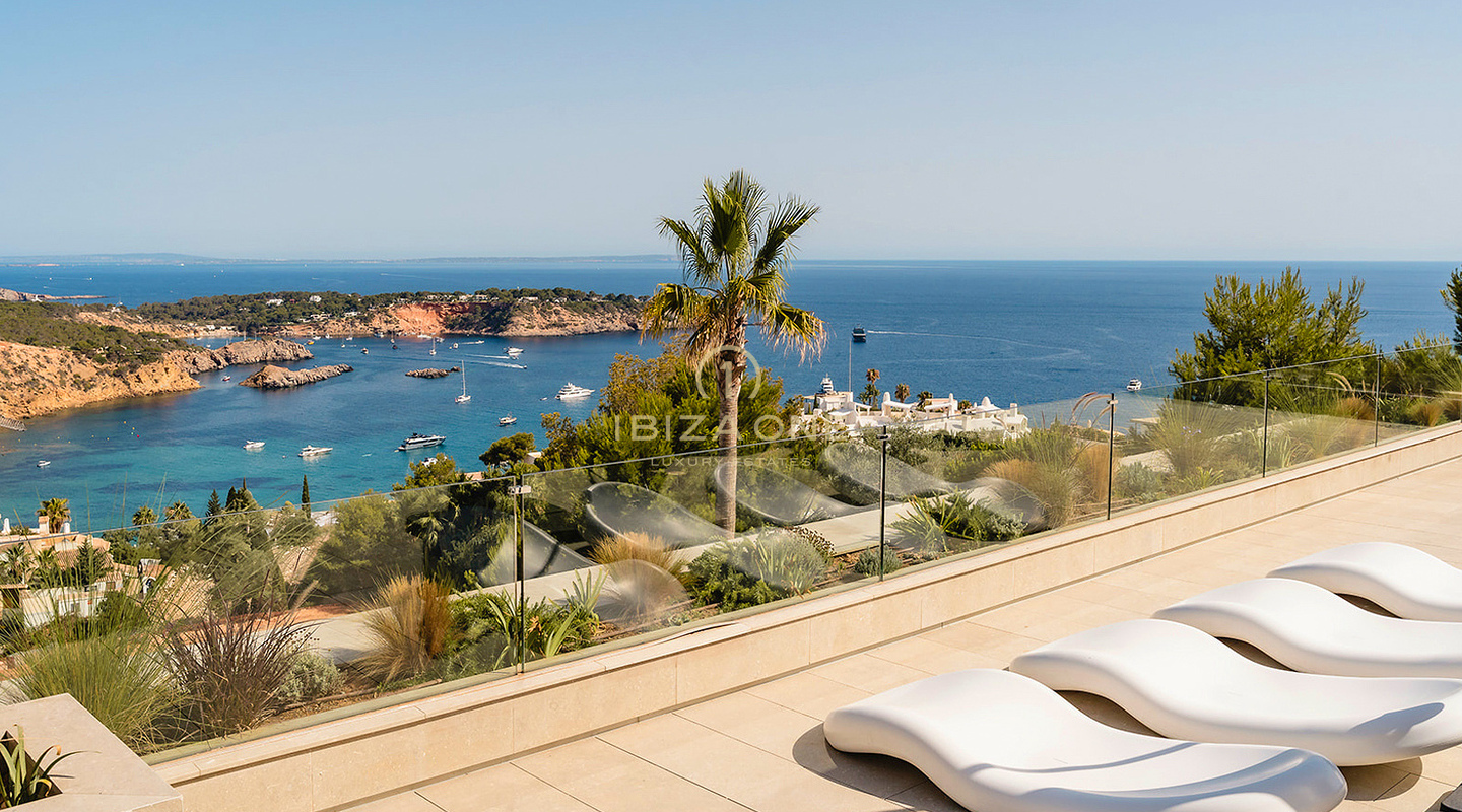 Nuovissima villa di lusso progettata da SAOTA con spettacolare vista mare in vendita a Vista Alegre, Ibiza.
