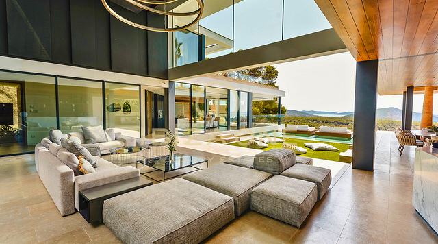 Brandneue, von SAOTA entworfene Luxusvilla mit spektakulärem Meerblick in Vista Alegre, Ibiza, zu verkaufen.