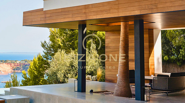 Nuovissima villa di lusso progettata da SAOTA con spettacolare vista mare in vendita a Vista Alegre, Ibiza.