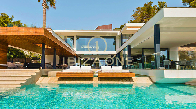 Nuovissima villa di lusso progettata da SAOTA con spettacolare vista mare in vendita a Vista Alegre, Ibiza.