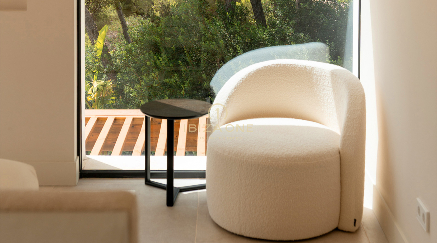 Nuovissima villa di lusso di design con vista mare, piscina privata e cucina Gaggenau in vendita a Can Furnet, Ibiza.