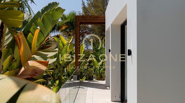 Brandneue Designer-Luxusvilla mit Meerblick, privatem Pool und Gaggenau-Küche in Can Furnet, Ibiza zu verkaufen