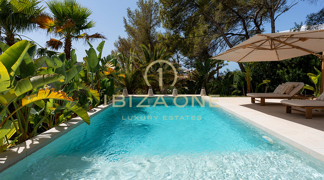 Villa de luxe neuve de designer avec vue sur mer, piscine privée et cuisine Gaggenau à vendre à Can Furnet, Ibiza
