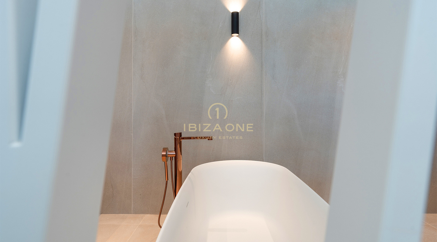 Brandneue Designer-Luxusvilla mit Meerblick, privatem Pool und Gaggenau-Küche in Can Furnet, Ibiza zu verkaufen