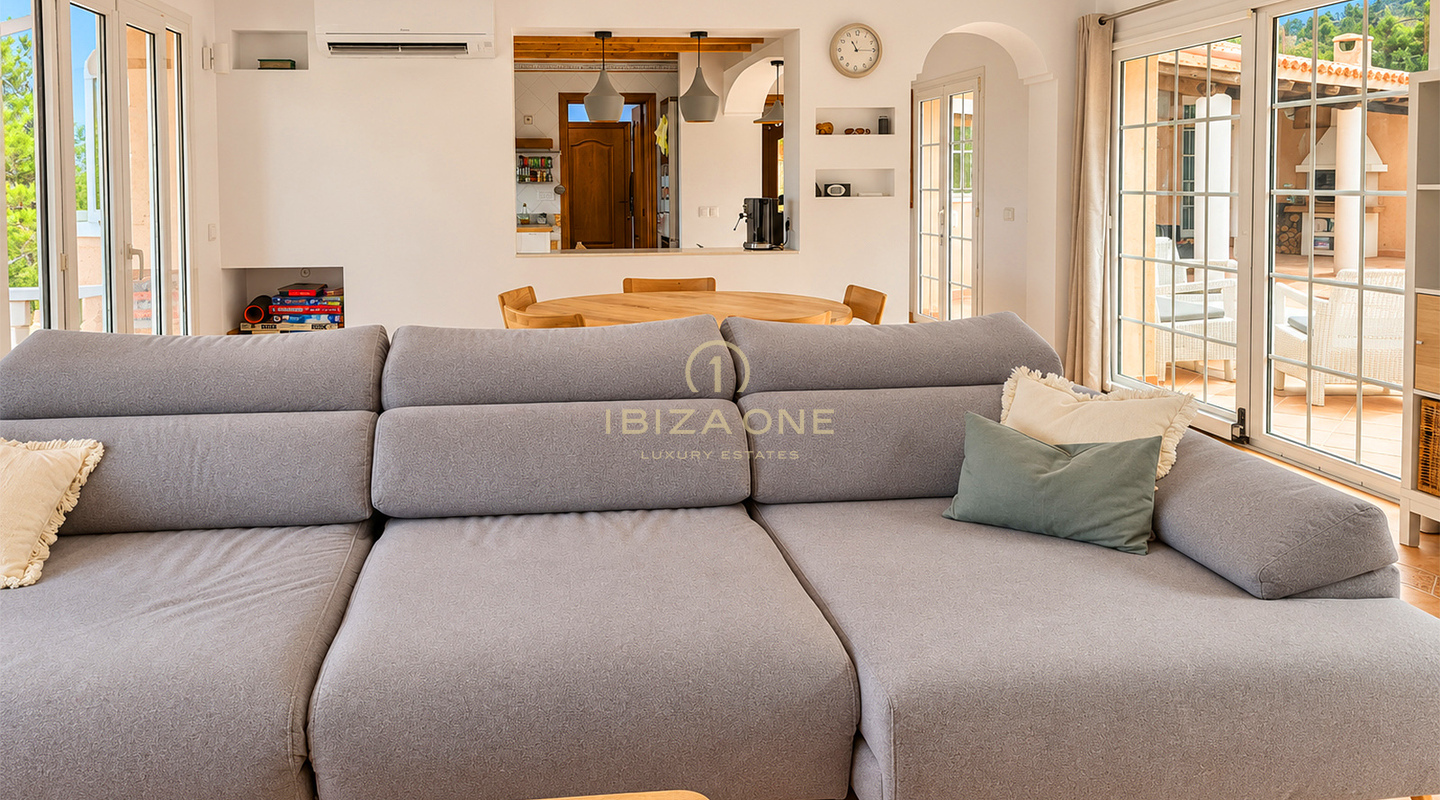 Exceptional 10,800 m² Private Estate with Five En-Suite Bedrooms, Independent Guest House, Swimming Pool and 400 m² of Terraces for Sale in Benimussa, Ibiza