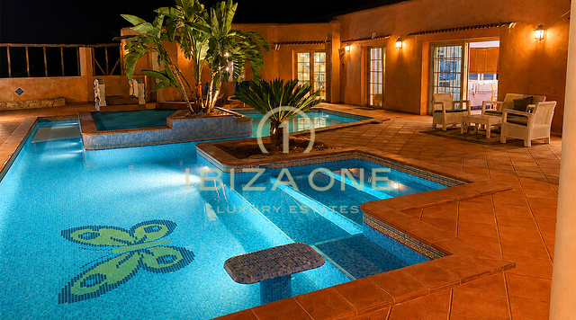 Exceptional 10,800 m² Private Estate with Five En-Suite Bedrooms, Independent Guest House, Swimming Pool and 400 m² of Terraces for Sale in Benimussa, Ibiza