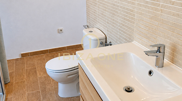 Exceptional 10,800 m² Private Estate with Five En-Suite Bedrooms, Independent Guest House, Swimming Pool and 400 m² of Terraces for Sale in Benimussa, Ibiza